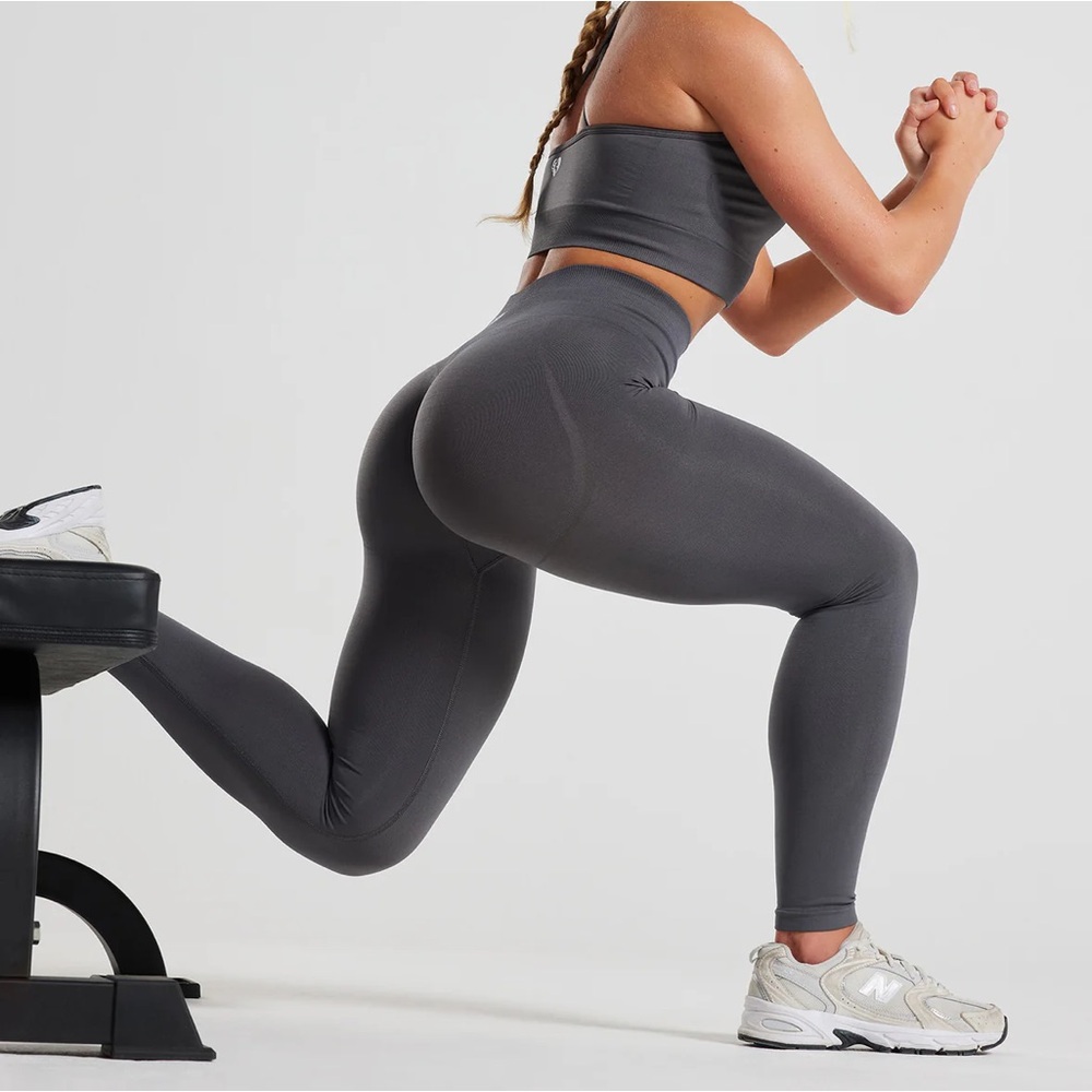 NWT Scrunch butt leggings! 🍑